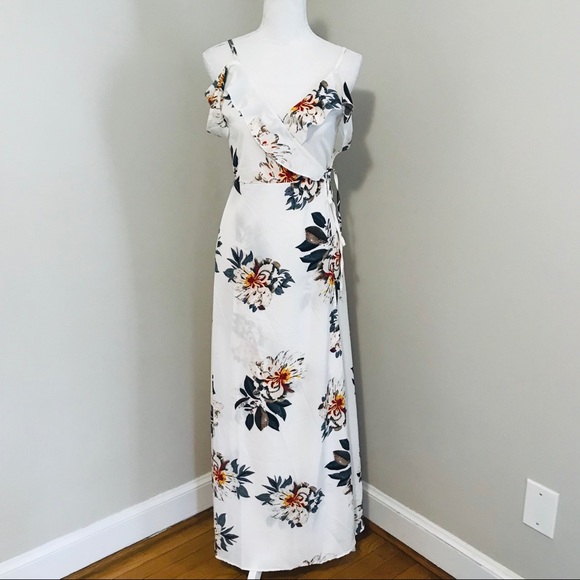 Dresses & Skirts - Gorgeous Maxi Wrap Dress